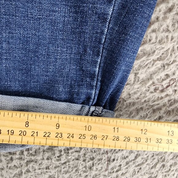 Levis Shorts Womens 24 Medium Wash Stretch High Rise Classic Bermuda *GUC* - Picture 9 of 14